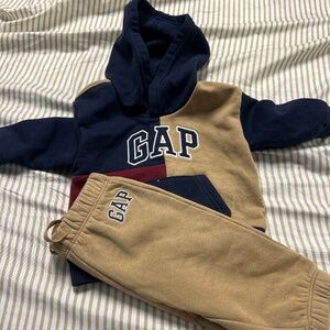 Baby GAP Two piece fleece, jogging set